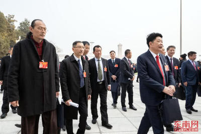住闽全国政协委员们走进人民大会堂